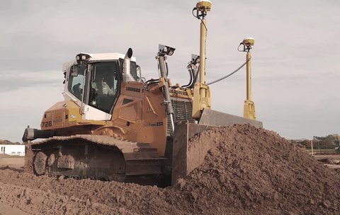 Liebherr PR 726 Raupenbagger im Einsatz auf einer Baustelle