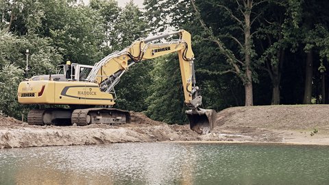 Liebherr R926 Bagger im Einsatz bei Haddick