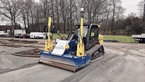Präzise Bodennivellierung mit einem 3D-Leveler 3D-Leveler im Einsatz im Tief- und Straßenbau