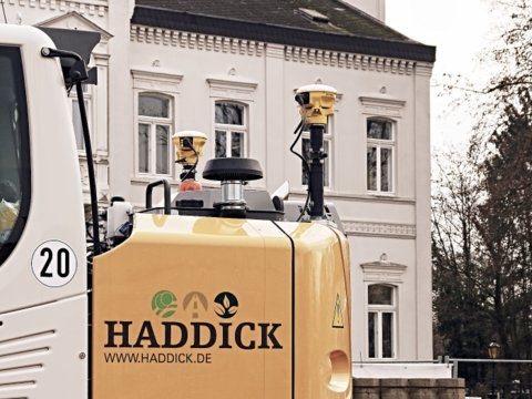 D-Geländemodell mit Tachymeter-GPS und Liebherr 918c Bagger