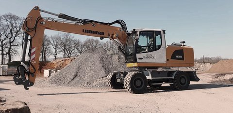 Liebherr A 920 Mobilbagger auf Baustelle