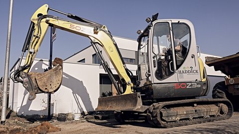 Minibagger auf Baustelle