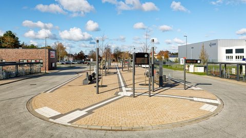 Bushaltestelle am Bahnhofsvorplatz in Stadt Borken